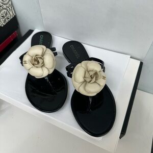 CHANEL Black and Cream Floral Sandals